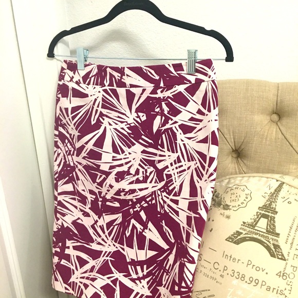 LOFT Dresses & Skirts - ✨ Moving sale 🚗- Beautiful Loft Tropical Skirt 🌴🦩